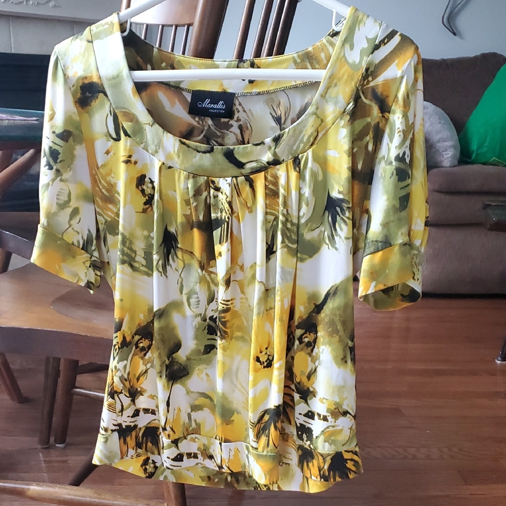 Marallis Collection Women's Floral Yellow and Green Top Blouse